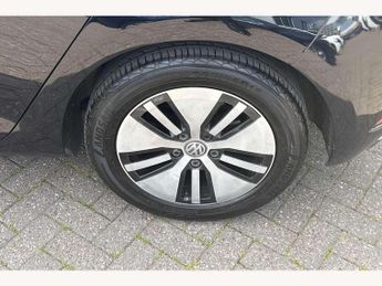 Volkswagen Golf 99kW e-Golf 35kWh 5dr Auto