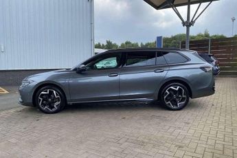 Volkswagen Passat 1.5 TSI eHybrid R-Line 5dr DSG