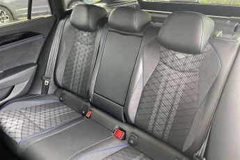 Volkswagen Passat 1.5 TSI eHybrid R-Line 5dr DSG