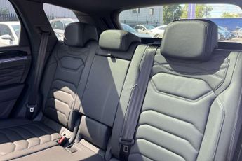Volkswagen Touareg 3.0 V6 TSI eHybrid 4Motion R 5dr Tip Auto