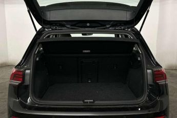 Volkswagen Golf 2.0 TDI Life 5dr DSG