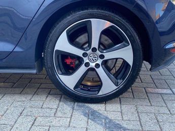 Volkswagen Golf 2.0 TSI GTI 5dr DSG [Performance Pack/Nav]