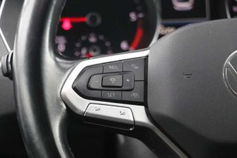 Volkswagen Passat 2.0 TDI EVO SCR SE Nav 5dr DSG