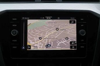 Volkswagen Passat 2.0 TDI EVO SCR SE Nav 5dr DSG