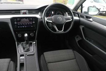 Volkswagen Passat 2.0 TDI EVO SCR SE Nav 5dr DSG