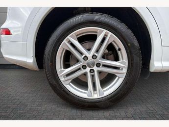 Audi Q5 40 TDI Quattro S Line 5dr S Tronic