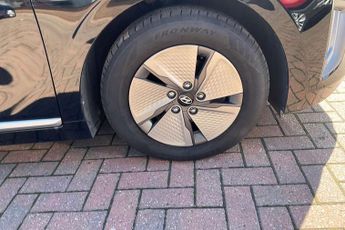 Hyundai IONIQ 1.6 GDi Hybrid Premium 5dr DCT