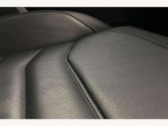 Volkswagen Touareg 3.0 V6 TDI 4Motion R-Line Tech 5dr Tip Auto