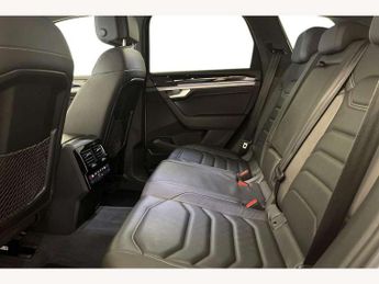 Volkswagen Touareg 3.0 V6 TDI 4Motion R-Line Tech 5dr Tip Auto