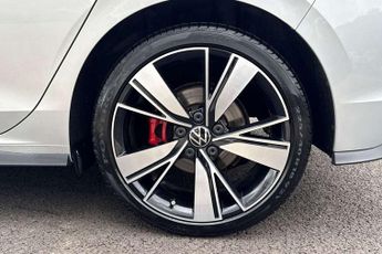 Volkswagen Golf 2.0 TDI 200 GTD 5dr DSG