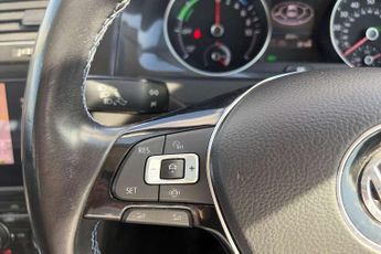 Volkswagen Golf 99kW e-Golf 35kWh 5dr Auto
