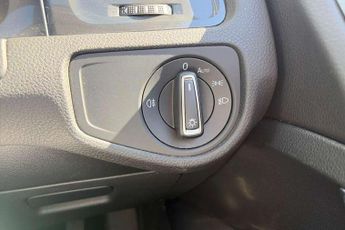 Volkswagen Golf 99kW e-Golf 35kWh 5dr Auto