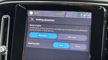 Volvo XC40 2.0 B4P Plus Dark 5dr AWD Auto