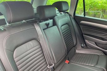 Volkswagen Passat 2.0 TDI EVO SCR SEL 5dr DSG