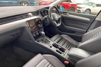 Volkswagen Passat 2.0 TDI EVO SCR SEL 5dr DSG