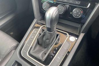 Volkswagen Passat 2.0 TDI EVO SCR SEL 5dr DSG