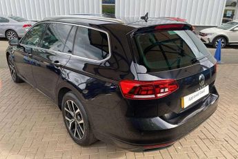 Volkswagen Passat 2.0 TDI EVO SCR SEL 5dr DSG