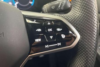 Volkswagen Golf 1.5 eTSI 150 R-Line 5dr DSG