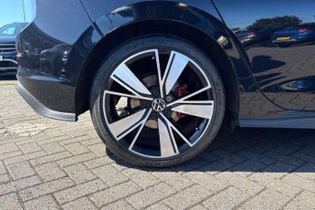 Volkswagen Golf 2.0 TDI 200 GTD 5dr DSG