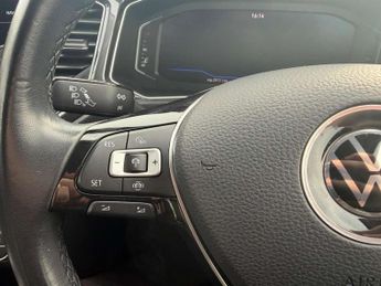 Volkswagen T-Roc 2.0 TSI 4MOTION SEL 5dr DSG
