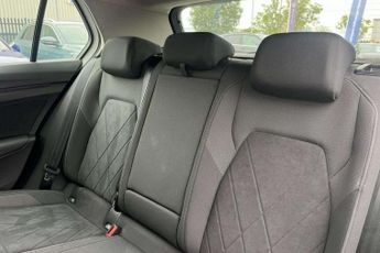 Volkswagen Golf 1.5 eTSI Style 5dr DSG