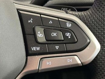 Volkswagen Golf 1.5 eTSI 150 R-Line 5dr DSG