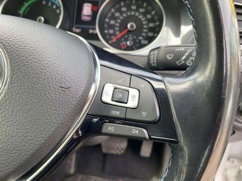 Volkswagen Golf 99kW e-Golf 35kWh 5dr Auto