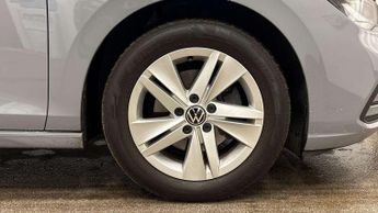 Volkswagen Golf 1.5 eTSI 150 Life 5dr DSG
