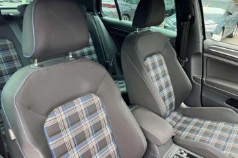 Volkswagen Golf 1.4 TSI GTE Advance 5dr DSG
