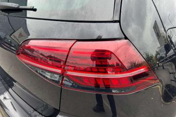 Volkswagen Golf 1.4 TSI GTE Advance 5dr DSG