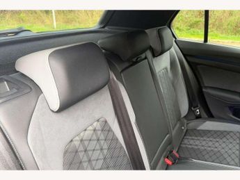 Volkswagen Golf 1.5 eTSI 150 R-Line 5dr DSG