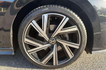 Volkswagen Golf 1.5 eTSI 150 R-Line 5dr DSG
