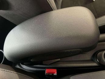 MINI Hatchback 1.5 Cooper Sport 5dr Auto [Comfort/Nav Pack]