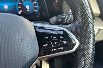 Volkswagen Golf 2.0 TSI 190 Black Edition 4Motion 5dr DSG