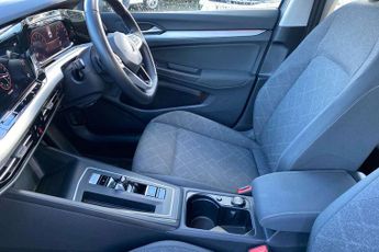 Volkswagen Golf 1.5 eTSI Life 5dr DSG