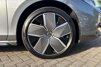 Volkswagen Passat 1.5 TSI eHybrid 272 Black Edition 5dr DSG