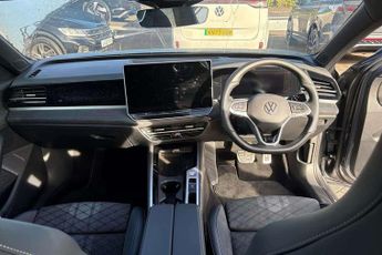 Volkswagen Passat 1.5 TSI eHybrid 272 Black Edition 5dr DSG