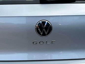 Volkswagen Golf 1.5 eTSI Life 5dr DSG