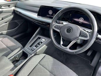 Volkswagen Golf 1.5 eTSI Life 5dr DSG