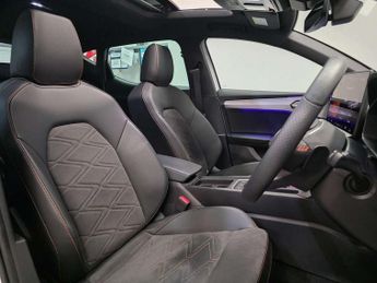 SEAT Leon 1.5 eTSI 150 FR Black Edition 5dr DSG [DAP]