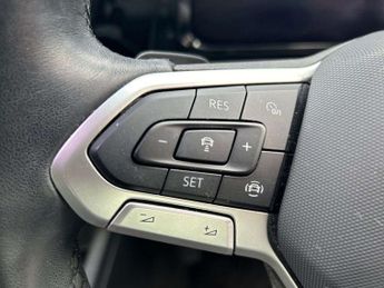 Volkswagen Golf 1.5 eTSI 150 Life 5dr DSG