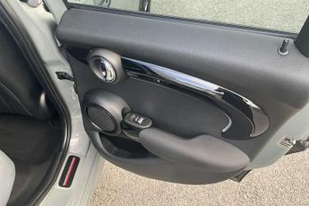 MINI Hatchback 1.5 Cooper Sport 5dr Auto