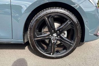 SEAT Leon 1.5 eTSI 115 FR Black Edition 5dr DSG [DAP]