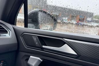 Volkswagen Tiguan 2.0 TDI 4Motion R-Line 5dr DSG