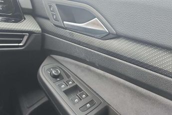 Volkswagen Golf 1.5 eTSI 150 R-Line 5dr DSG