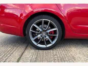Skoda Octavia 2.0 TSI 245 vRS 5dr DSG [Black Pack]