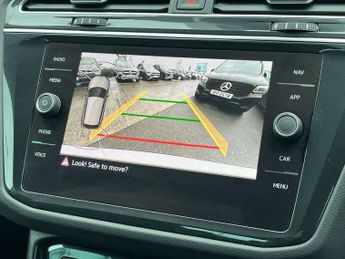 Volkswagen Tiguan 2.0 TDI R-Line 5dr DSG