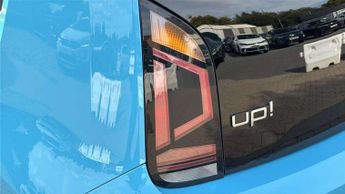 Volkswagen Up 1.0 65PS R-Line 5dr
