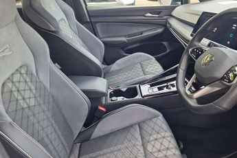 Volkswagen Golf 1.5 eTSI 150 Black Edition 5dr DSG