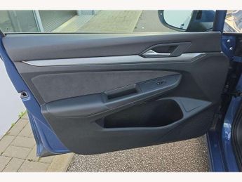 Volkswagen Golf 1.5 eTSI Style 5dr DSG
